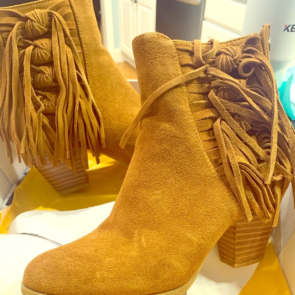 Booties fringe Yellow box 8.5